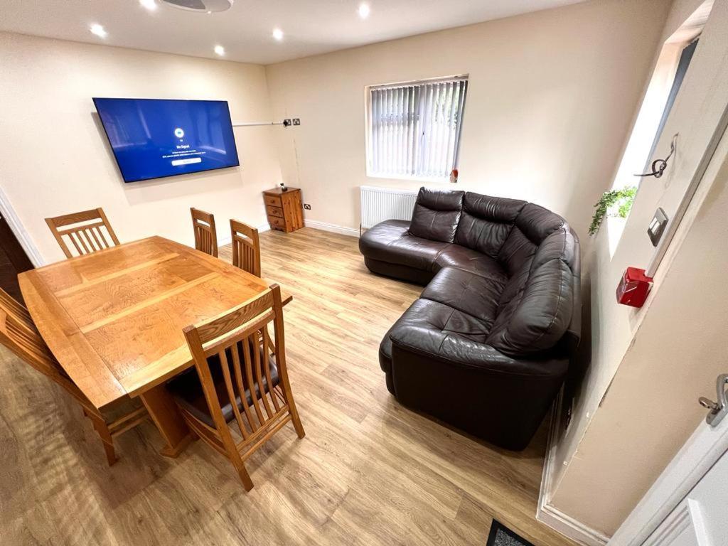 Appartamento Nines Of Elegance At Castle Road Birmingham Esterno foto
