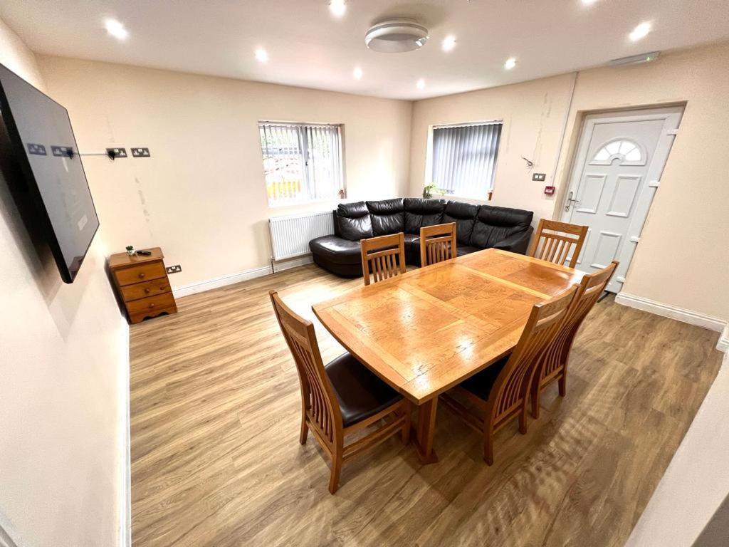 Appartamento Nines Of Elegance At Castle Road Birmingham Esterno foto